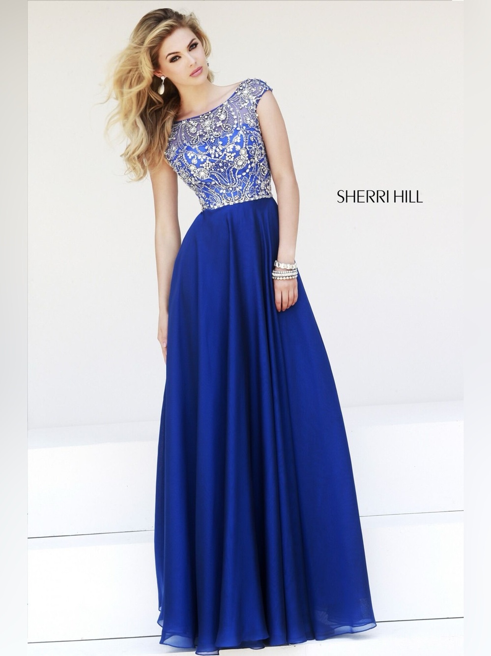 EUC | SHERRI HILL Cap Sleeve Beaded Gown!!